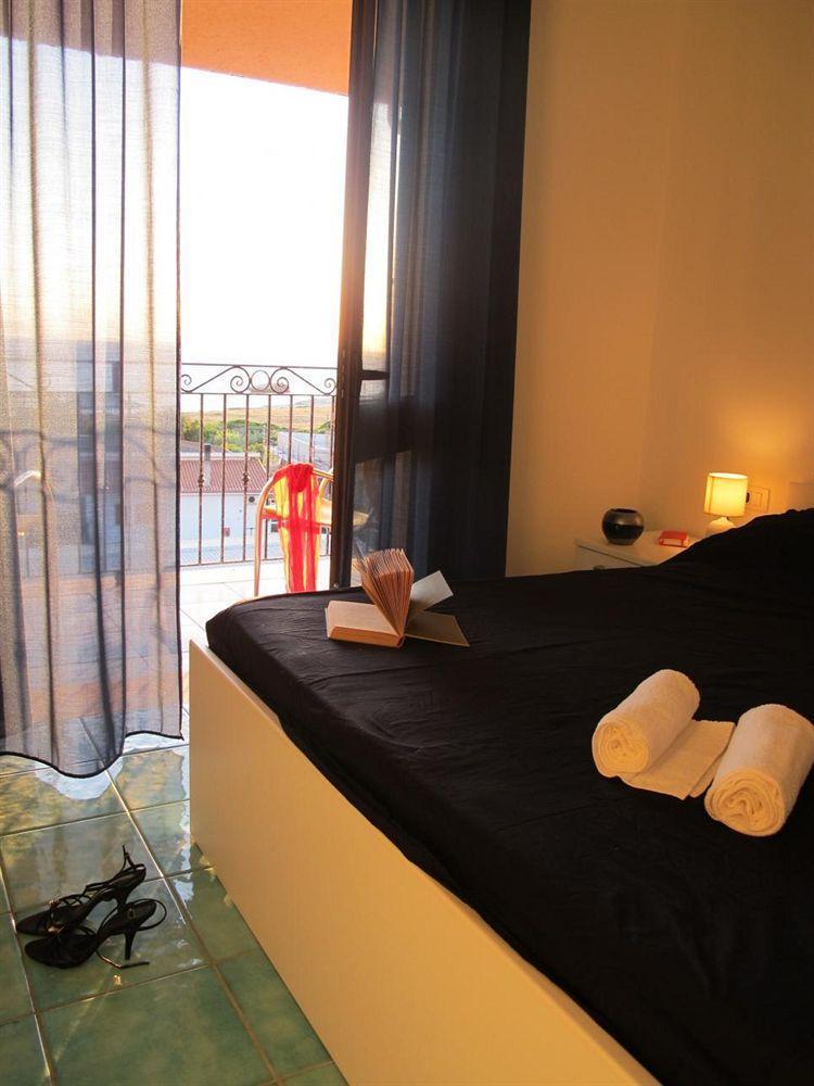 Hotel Bellavista S'Archittu מראה חיצוני תמונה
