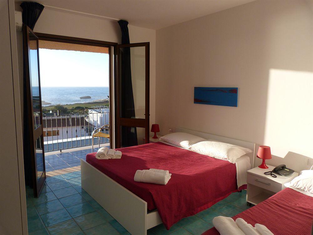 Hotel Bellavista S'Archittu מראה חיצוני תמונה