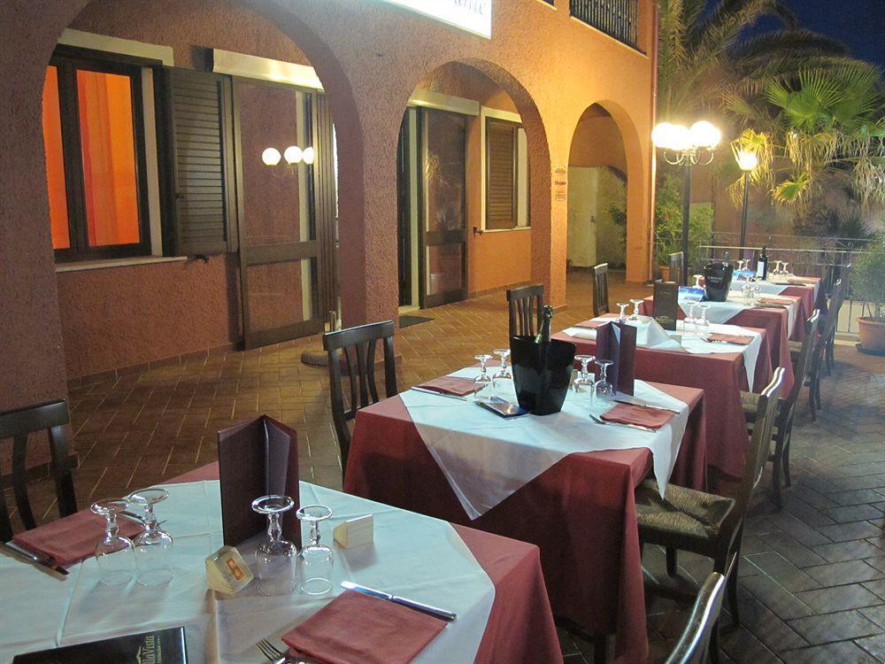 Hotel Bellavista S'Archittu מראה חיצוני תמונה