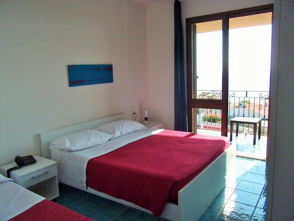 Hotel Bellavista S'Archittu מראה חיצוני תמונה